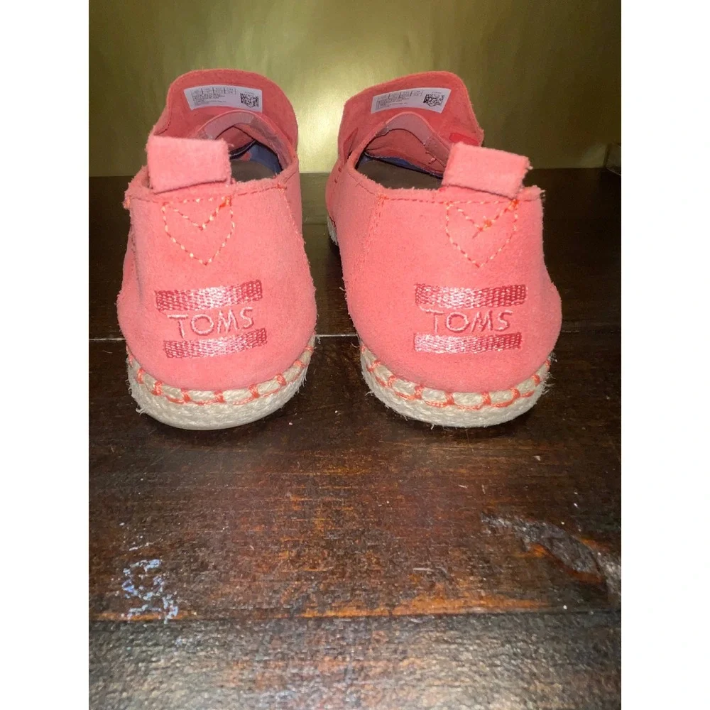 TOMS Coral Suede Slip On Hibiscus Sueded Shoes Comfort Casual Womens Sz‎ 7